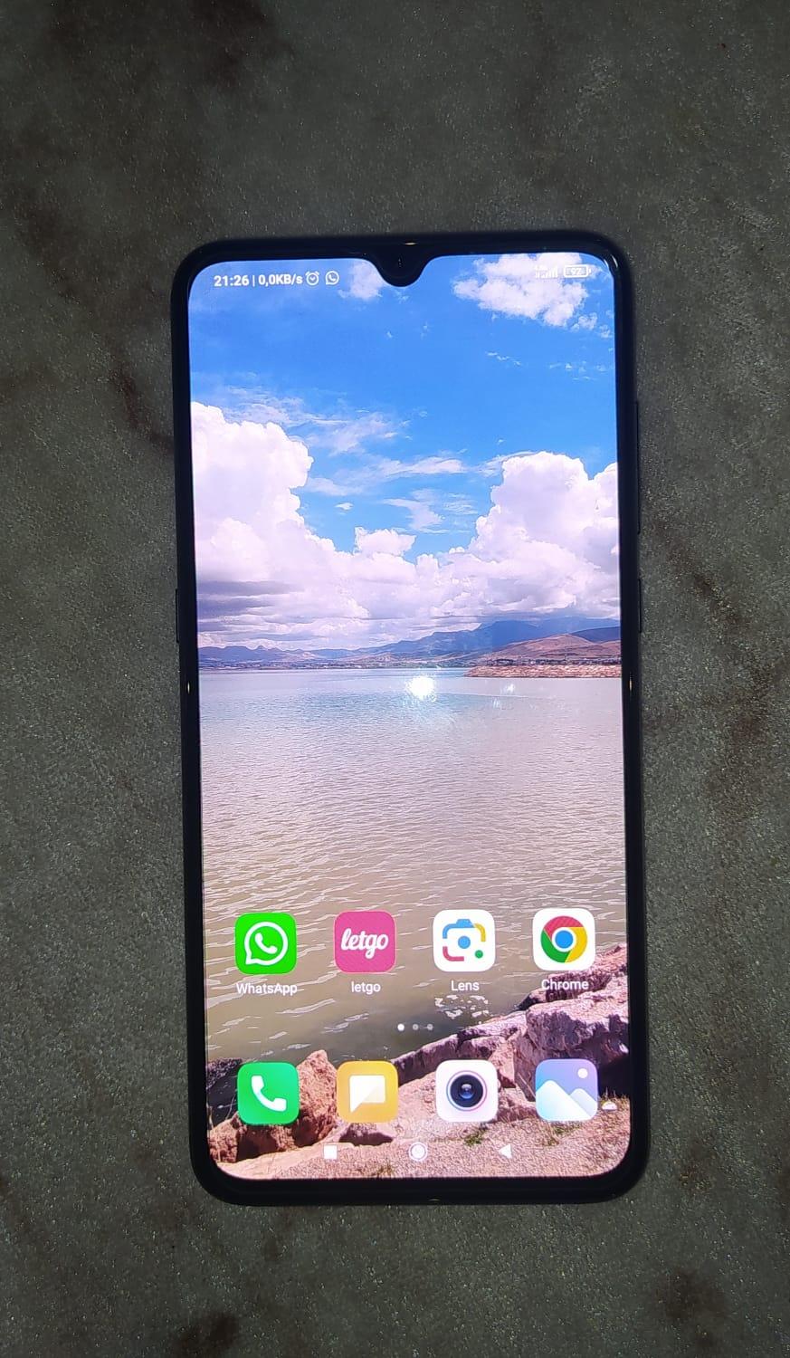 Xiaomi mi 9 akıllı telefon